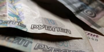 Росіяни масово виводять гроші з країни: у розвідці розкрили, чого вони бояться