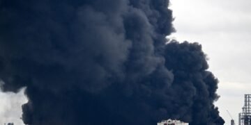 Афіпський НПЗ знову палає: супутник показав наслідки атаки дронів
