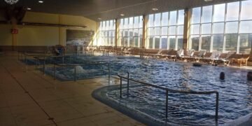 У Львові десятий день рятують 8-річного хлопчика після утоплення в басейні
