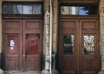 У Львові відреставрували історичну деревʼяну браму