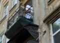 Львів’янку зобов’язали власним коштом відреставрувати балкон у пам’ятці архітектури