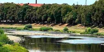 На Львівщині річки пересихають через маловоддя: на Західному Бузі вода майже не рухається