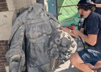 У Львові відновлять голову та кисть історичної скульптури святої Єлизавети