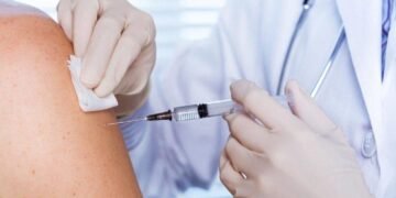 Щеплення від грипу: коли найкраще вакцинуватися і кому воно потрібне