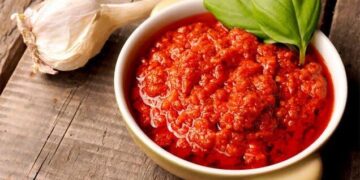 Як приготувати смачну аджику: простий рецепт на зиму
