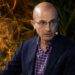 “Ми створимо бога, і він буде нашим рабом”: Харарі про Кремнієву долину, ШІ-бюрократів та суверенітет