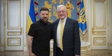 “Готові купити ракети до Patriot”: Зеленський зустрівся з Келлогом, обговорили антибалістику