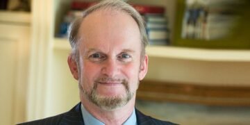 Трамп не змусить Україну укласти невигідний мир: бліц з американським експертом Слейтоном