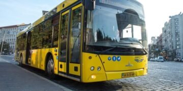 Петиція про обов’язкове увімкнення кондиціонерів у громадському транспорті Києва не набрала голосів