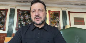 Зеленський заявив про серйозний дефіцит грошей на армію: де шукатимуть