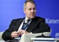 Іноземцев пояснив, чому удари по НПЗ б’ють по Росії найболючіше: “Значимішої цілі не знайти”