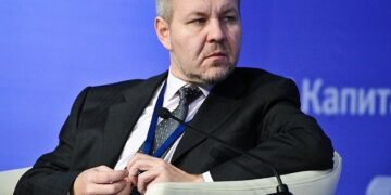 Іноземцев пояснив, чому удари по НПЗ б’ють по Росії найболючіше: “Значимішої цілі не знайти”