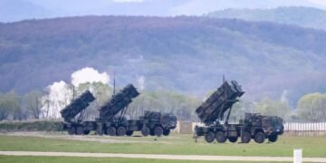 НАТО та ЄС тиснуть на дві країни, щоб вони передали Україні ракети для Patriot, – ЗМІ