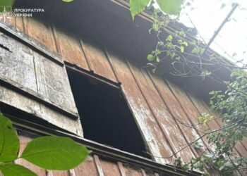 Сварка через ревнощі закінчилася смертю: у Дрогобичі чоловік випав з горища з 3,5-метрової висоти, – ФОТО