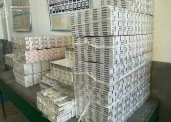 У мікроавтобусі до Польщі: на Львівщині викрили спробу контрабандного вивезення 6470 пачок цигарок, – ФОТО