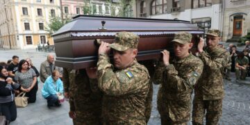 У Львові попрощаються із загиблим Героєм, – ФОТО