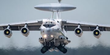 РФ злякалась українських ракет та підняла у небо майже всі літаки А-50У