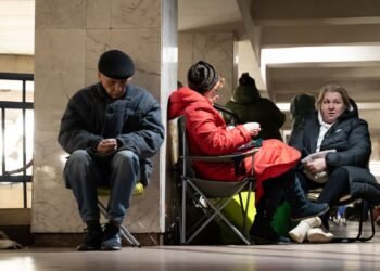 Евакуація та допомога взимку: кому з киян треба оновити дані