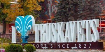 У Трускавці компанія гучно слухала російські пісні: поліція встановила порушників