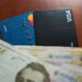 Виплата 3100 гривень: кому з українців доведеться самому йти до ПФУ по гроші