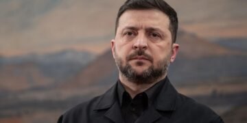 Постачання ракет для ППО скоротилося втричі, хоча у партнерів вони є, – Зеленський