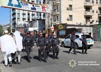 Умань готується до єврейського Нового року: до міста прибули поліцейські патрулі з Ізраїлю (відео)