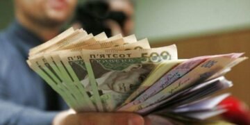 Середня зарплата на Львівщині у липні перевищила 30 тисяч гривень: де платять найбільше