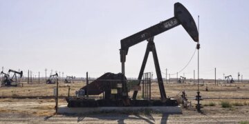 рф в експорті нафти пожинає плоди напруженості на Близькому Сході, але є нюанс – Bloomberg