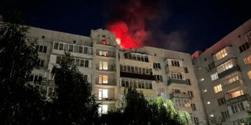 росія атакувала багатоповерхівку в Борисполі – там пожежа, двох жінок госпіталізували
