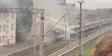 росія знову атакує залізницю, у Луцьку дрон влучив у пасажирський потяг