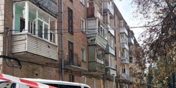 росіяни вдарили КАБами по Сумах: двоє загиблих, серед постраждалих дитина