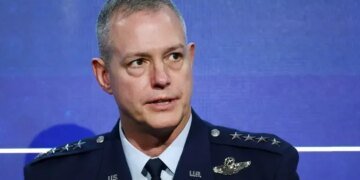 російська диверсійна кампанія в ЄС не змогла підірвати підтримку України – главком НАТО