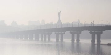 “Ізолювати Київ”: енергоексперт прокоментував удари РФ по Трипільській ТЕС