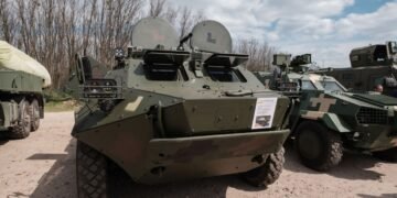 Операція “Вівальді”: ЗСУ перетворили радянські БТР-60 на гігантські дрони-камікадзе