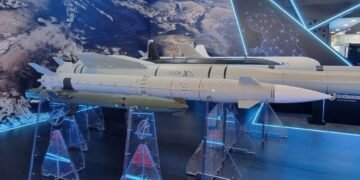 Збиватиме реактивні дрони на підльоті до міст: що кажуть експерти про нову ракету для ЗРК “Оса”