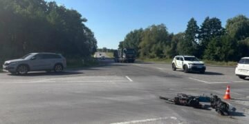 На Львівщині після зіткнення з вантажівкою загинув 77-річний водій електромопеда, – ФОТО