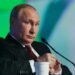 Потрібні “якісь перемовники”: Путін пояснив відсутність ударів РФ по українській владі (відео)