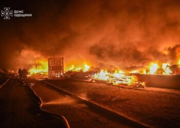 Зеленський подякував США і Норвегії за NASAMS: Росія вночі била по Києву та Одещині