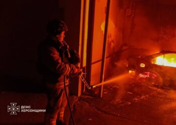 Росіяни вдарили FPV-дроном по маршрутці біля Нікополя: п’ятеро загиблих