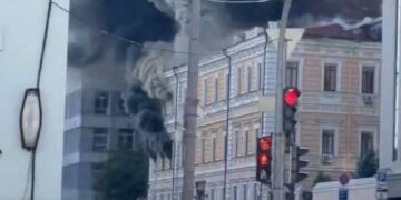 Росія вдарила по Академії наук у Києві та бізнес-центру в Дніпрі: четверо загиблих