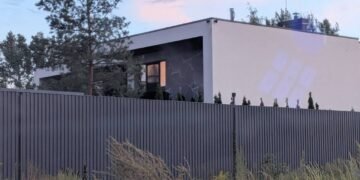 Відсутній в декларації: журналісти виявили таємний будинок генпрокурора під Києвом (фото)