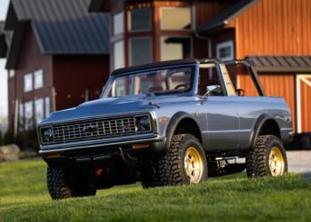 1160-сильний “Хуліган”: старий Chevrolet Blazer переробили позашляхового монстра (відео)
