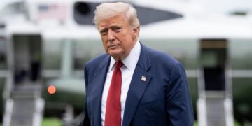 “Хто переможе в гонці, той переможе”: Трамп відкинув заклики сповільнити розвиток ШІ