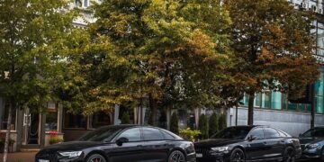 У Києві помітили рідкісні заряджені седани Audi з потужними V8 (фото)