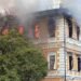 Працівники НАН у Києві вилазять з вікон, щоб врятуватися: є загиблі та травмовані (відео)
