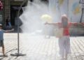 Прохолода до літа: у Львові демонтували вуличні розпилювачі