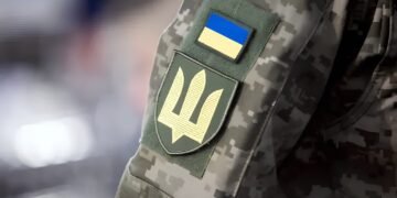 Кинули вибухівку з авто: СБУ затримала двох підозрюваних після вибуху біля ТЦК на Львівщині