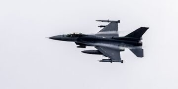 Україна закупить десятки тисяч снарядів для F-16, щоб збивати реактивні дрони, – Bloomberg