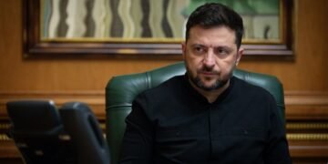 Дрон летів в кабінет Поклада. РФ вдарила по будівлі СБУ в центрі Києва, – Зеленський