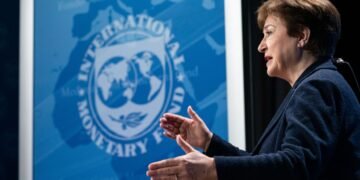 Дефіцит фінансування України у 2027 році може сягнути 35 млрд доларів, – Bloomberg